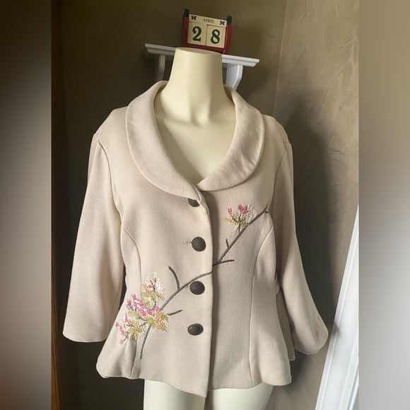 Nick & Moe (L) cream blazer - Beautiful embroidery & lining w/ a vintage feel - Picture 15 of 16